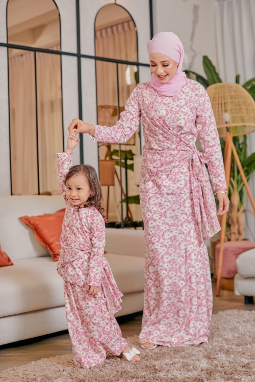 KURUNG SEROJA CHARM PINK