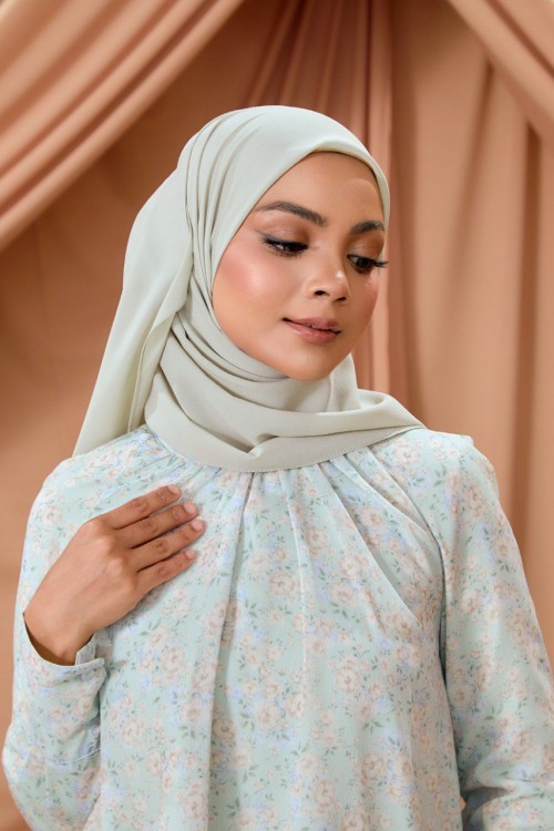 KURUNG LAURA SAGE KISS