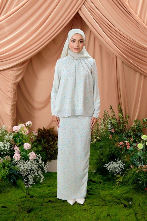KURUNG LAURA SAGE KISS