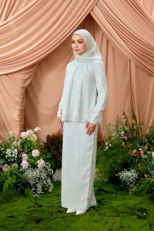 KURUNG LAURA SAGE KISS