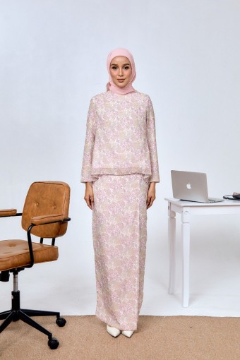 KURUNG AZALEA LILY ROSSELLE