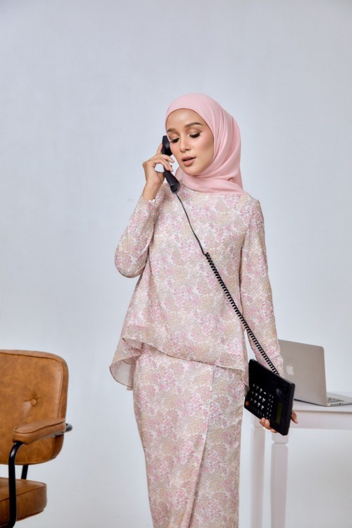 KURUNG AZALEA LILY ROSSELLE