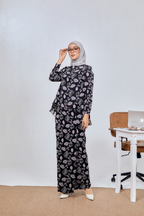 KURUNG AZALEA MOONSHADOW