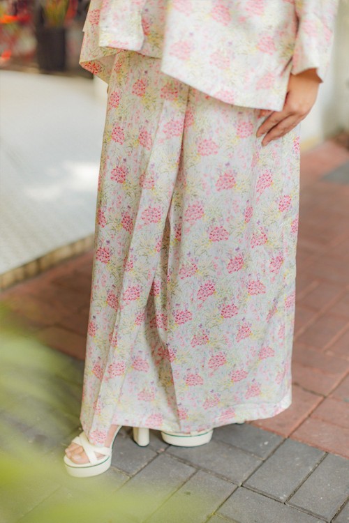 KURUNG DAHLIA IVORY BLUSH (PRE ORDER)