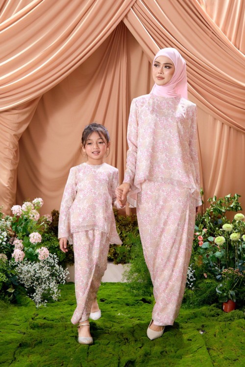 KURUNG AZALEA LILY ROSELLE