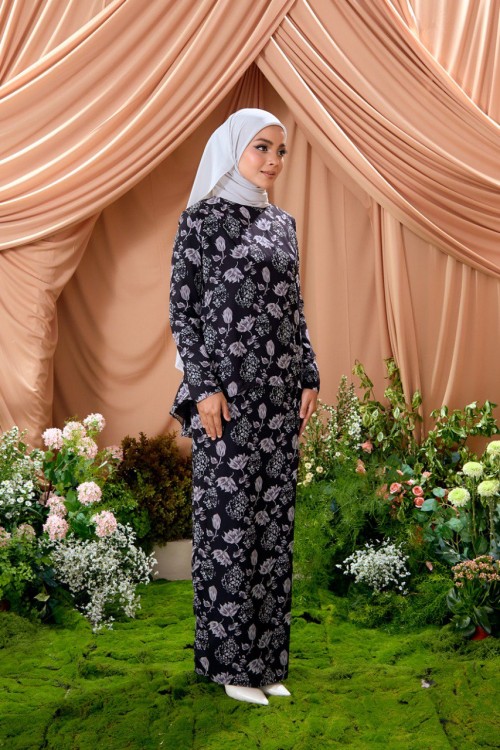 KURUNG AZALEA MOONSHADOW
