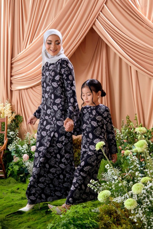 KURUNG AZALEA MOONSHADOW